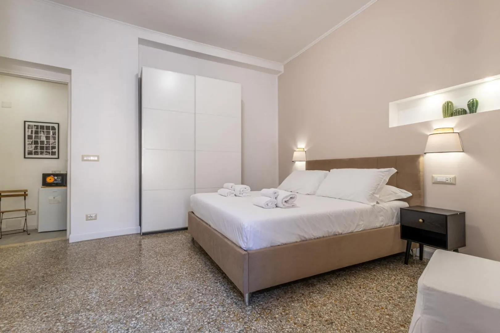 Apartment Pantheon Charming By Varental Rome Italy